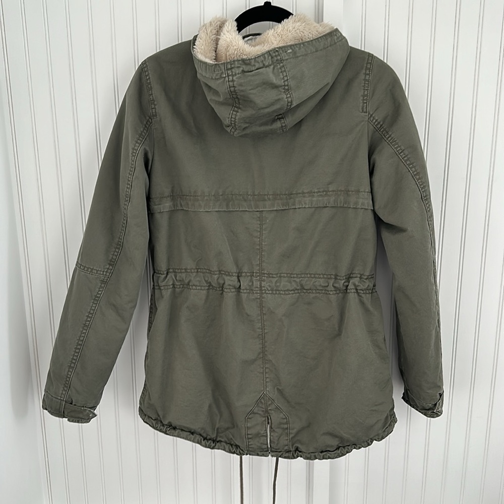 H&M Sherpa lined jacket size 2 (XS) - Picture 2 of 3